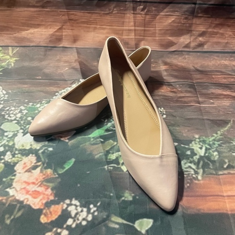 Cream Women's Flats- funky monkey size 10